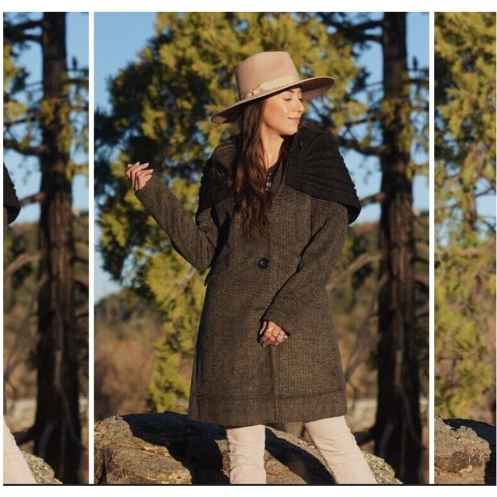 Lovestitch Adventure Awaits Sweater Coat Womens Size Small Jacket Brown Black